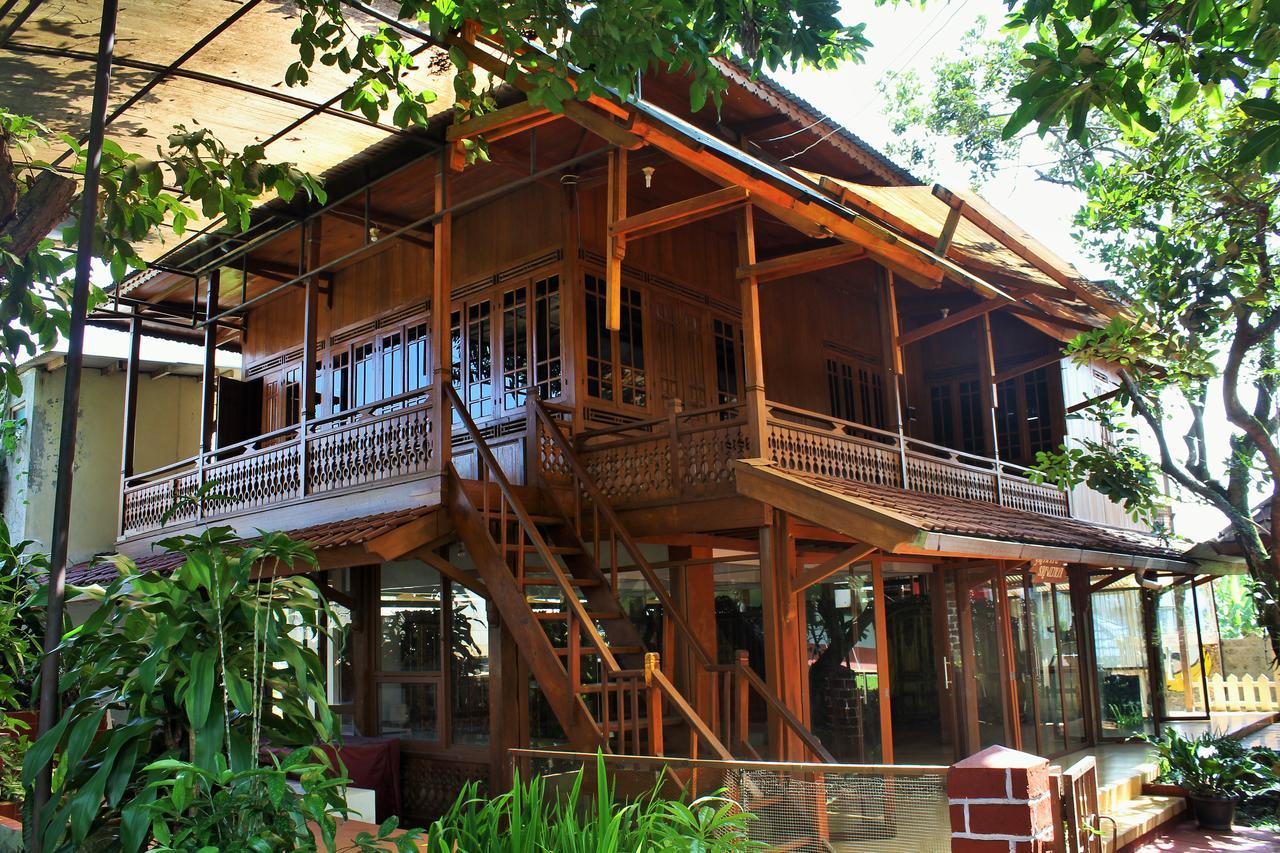Reddoorz Hostel @ Dago 2 Bandung Exterior photo