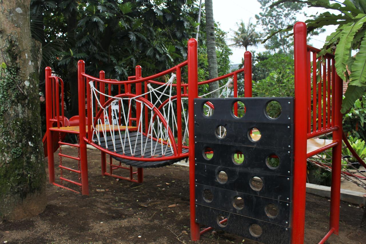 Reddoorz Hostel @ Dago 2 Bandung Exterior photo
