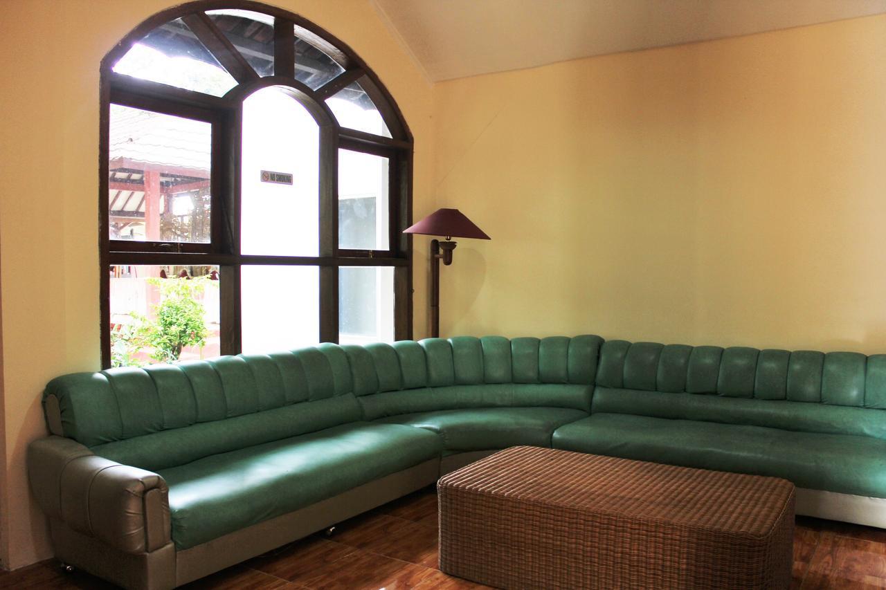Reddoorz Hostel @ Dago 2 Bandung Exterior photo