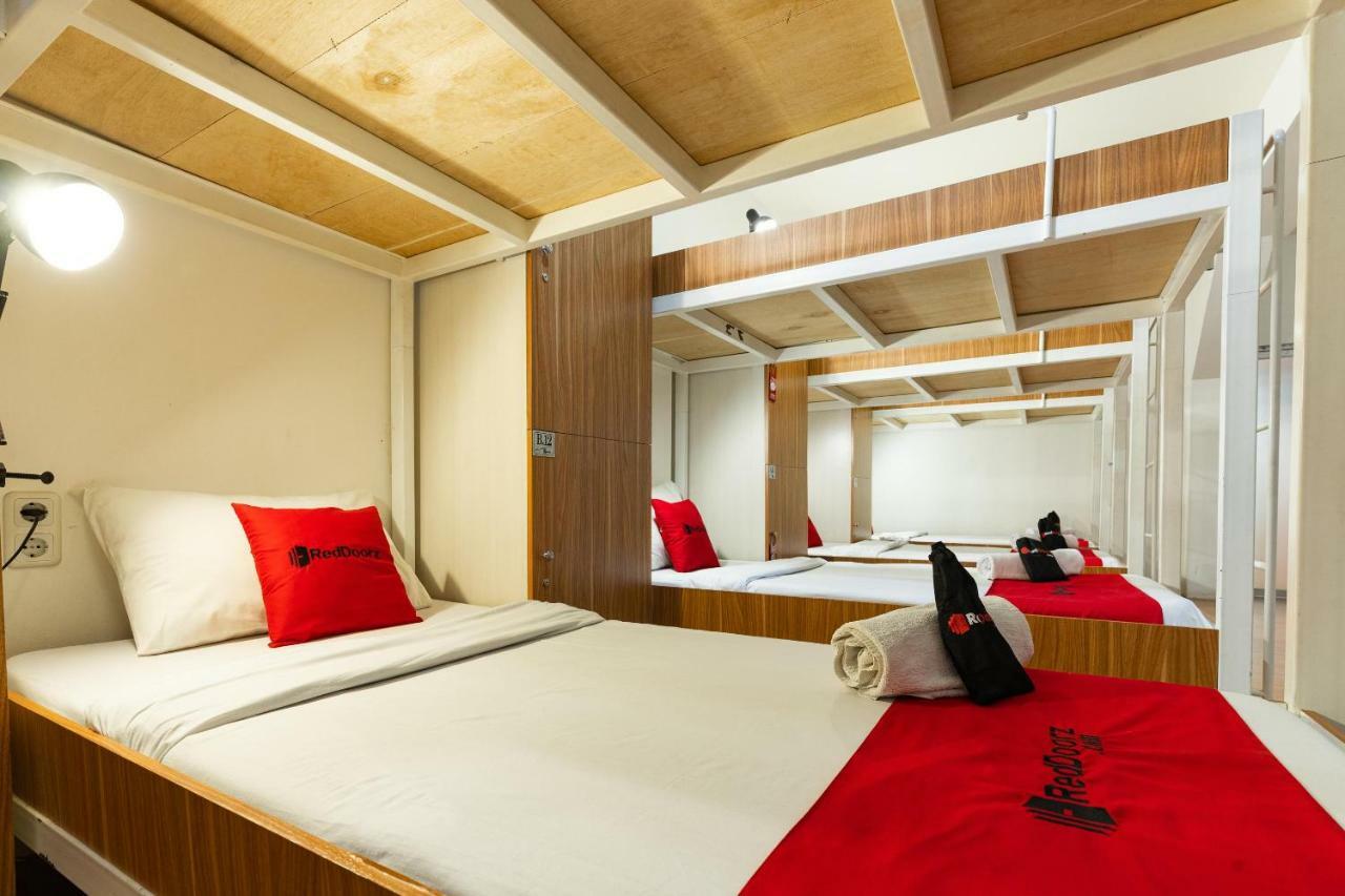 Reddoorz Hostel @ Dago 2 Bandung Exterior photo