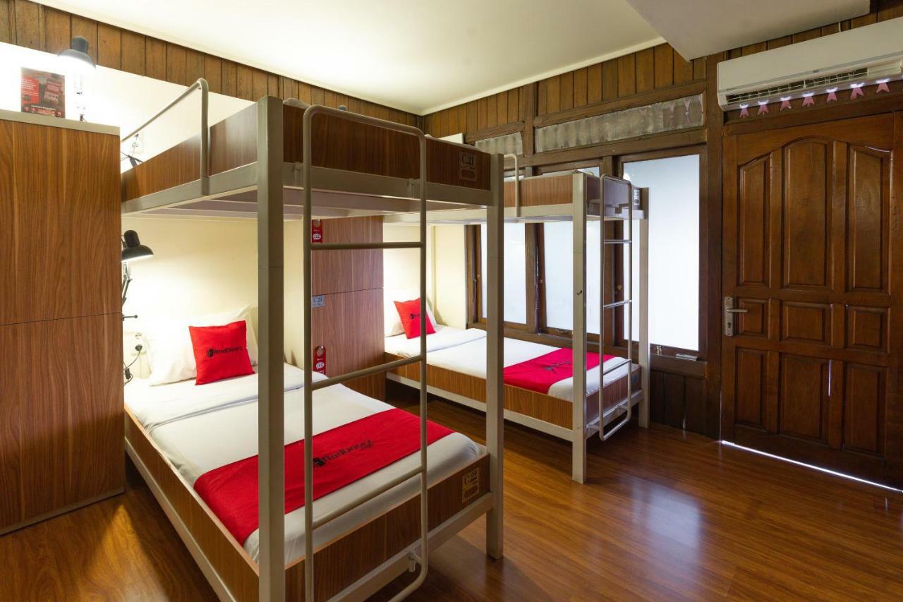 Reddoorz Hostel @ Dago 2 Bandung Exterior photo